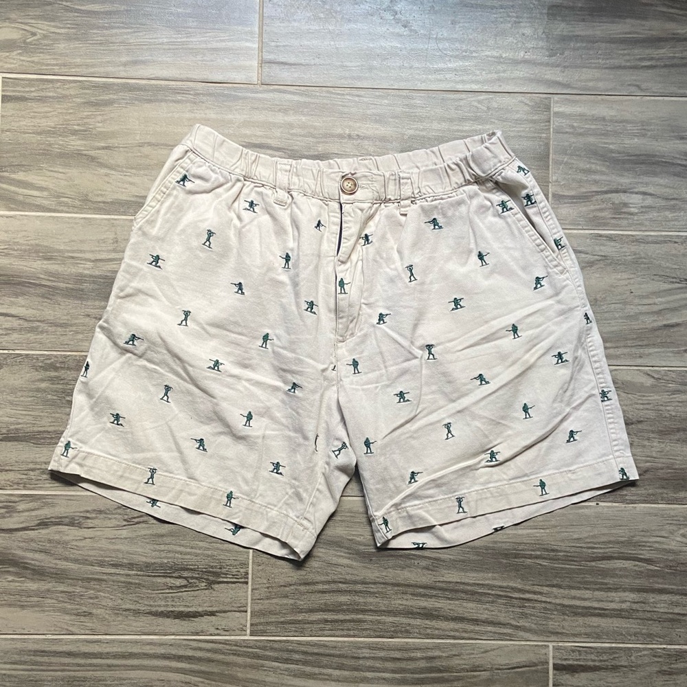 Chubbies Cream Shorts with Green Soilder Print